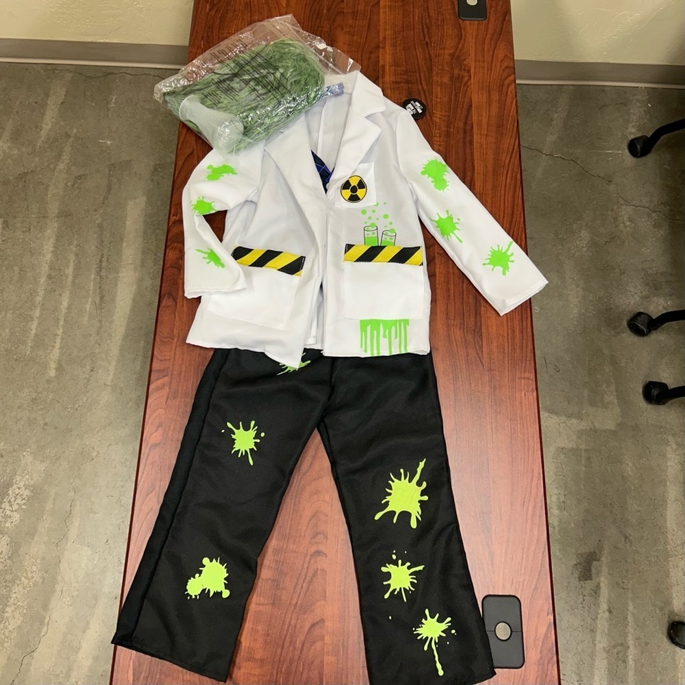 NEW Kids Scientist Halloween Costume Costume with Green Splatter Design Size:XS - Picture 2 of 5